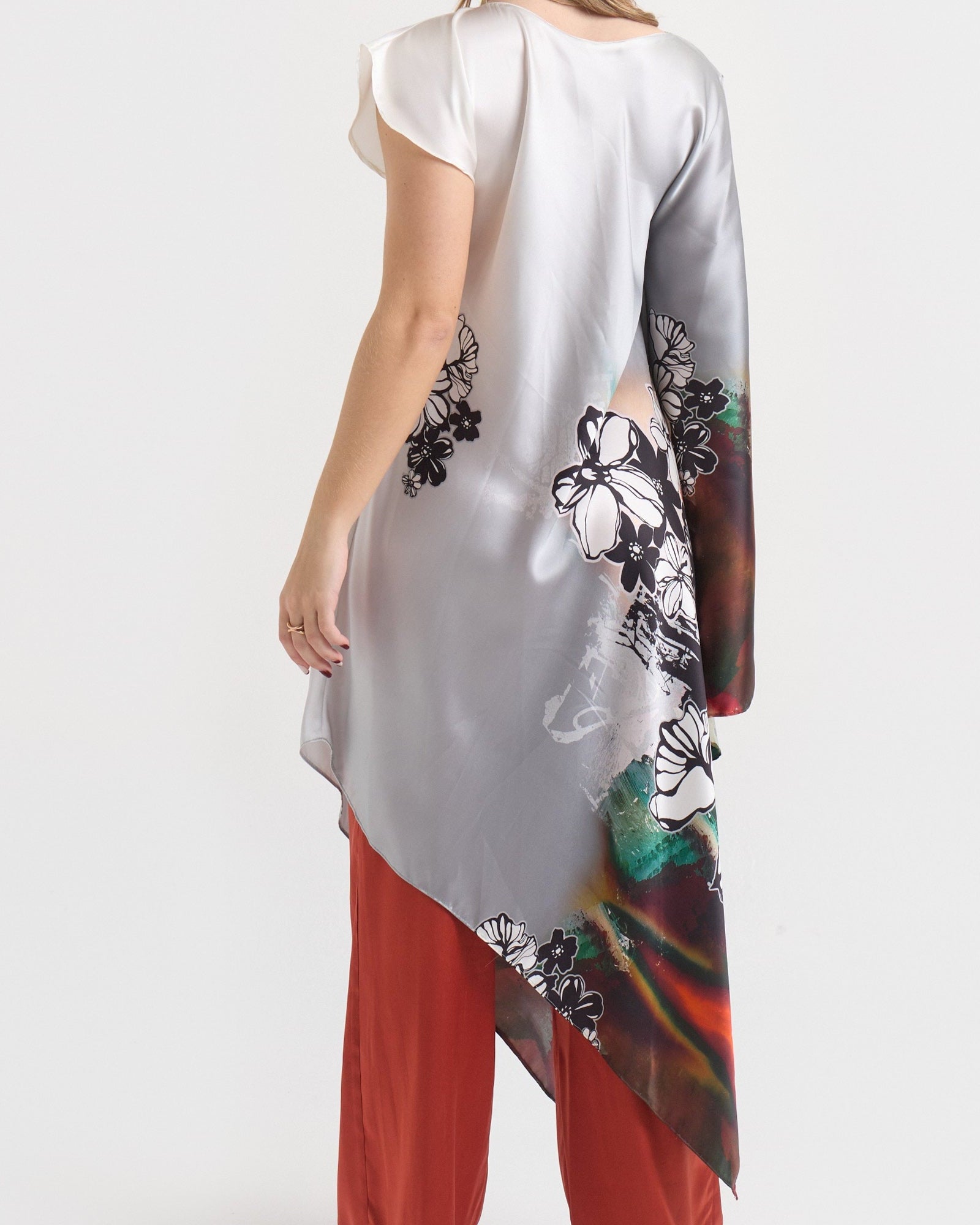 Túnica de Seda Natural Estampada – Flores de Oriente
