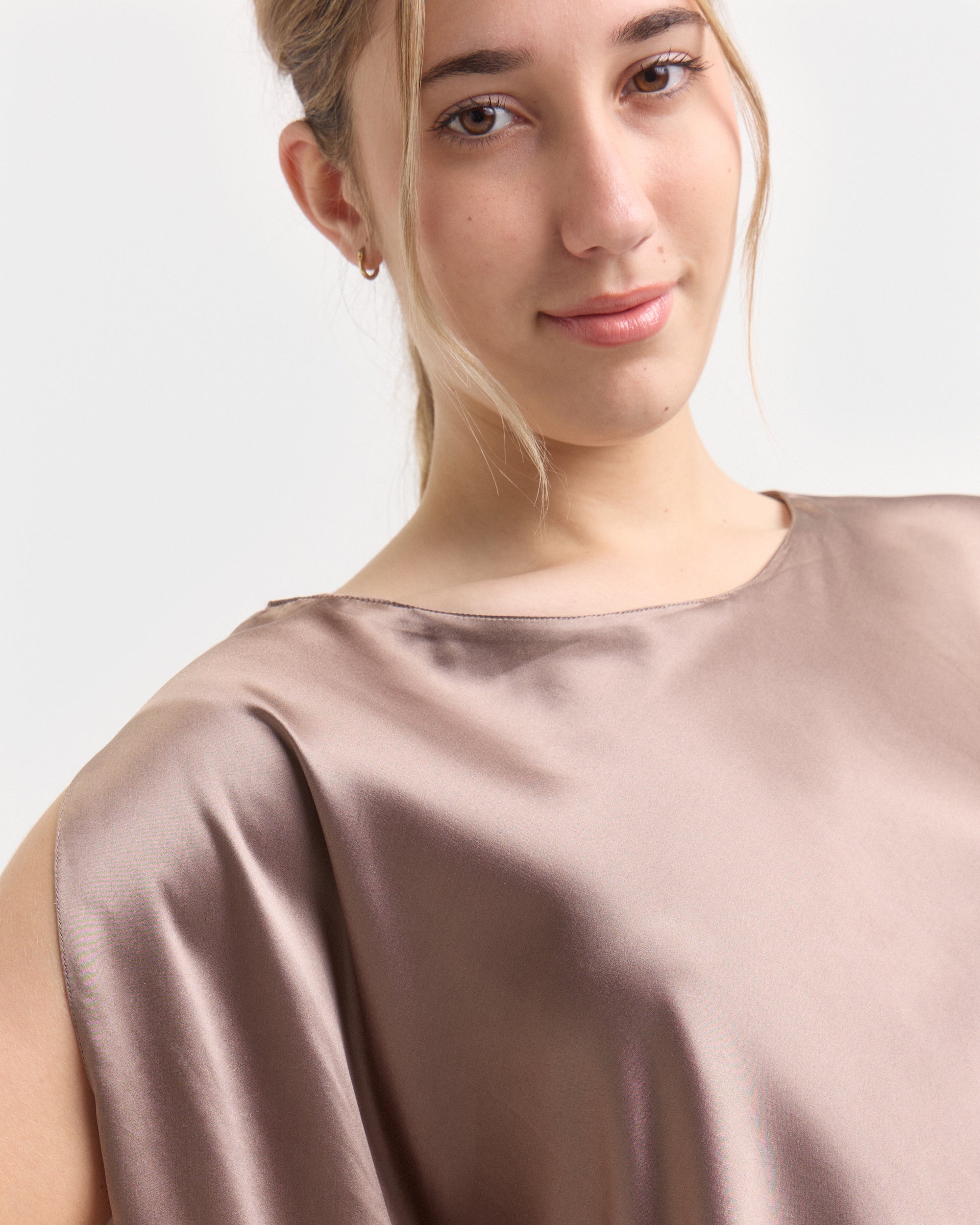 Túnica de Seda Natural – Hojas de Te