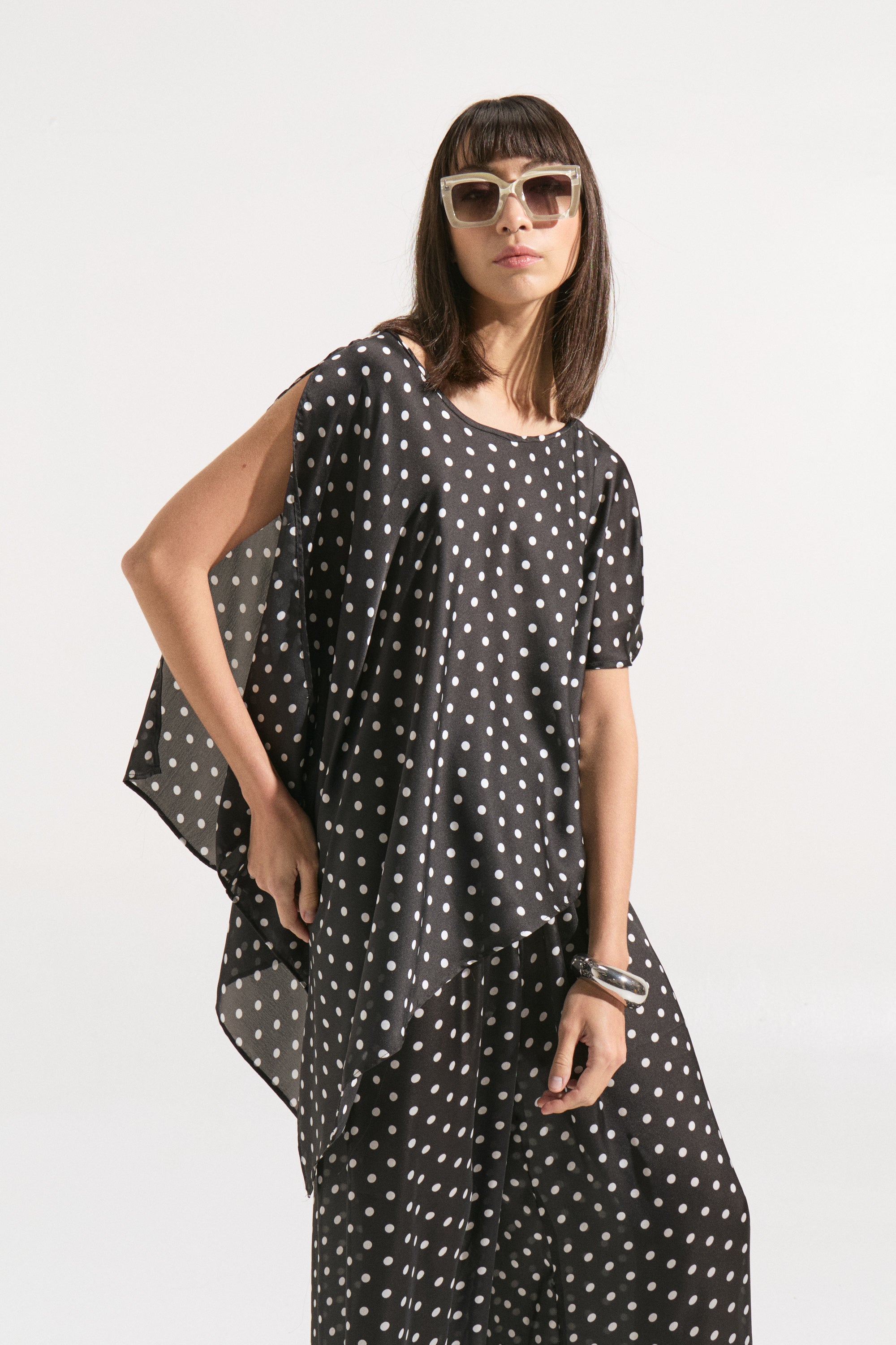 Conjunto de Seda Pura a Lunares Asimétricos - Top Kaftán y Pantalón