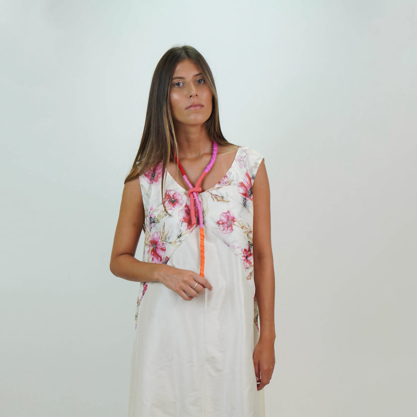 Vestido en Seda Natural con Recorte Estampado