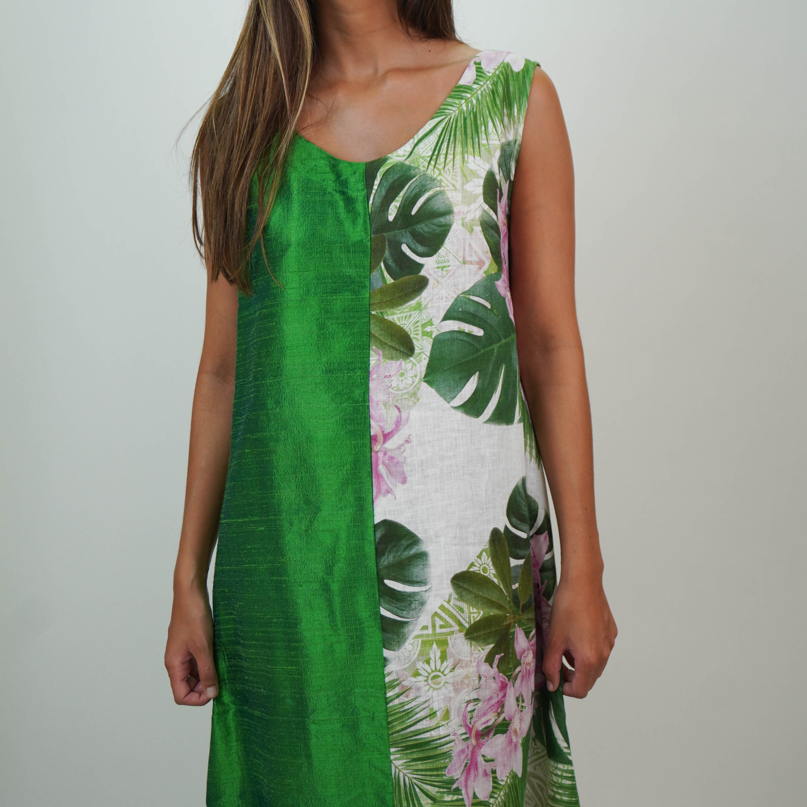 Vestido en Lino y Shantung de Seda