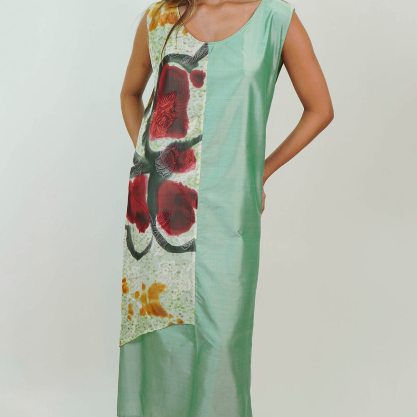 Vestido en Shantung de Seda con Recortes Estampados