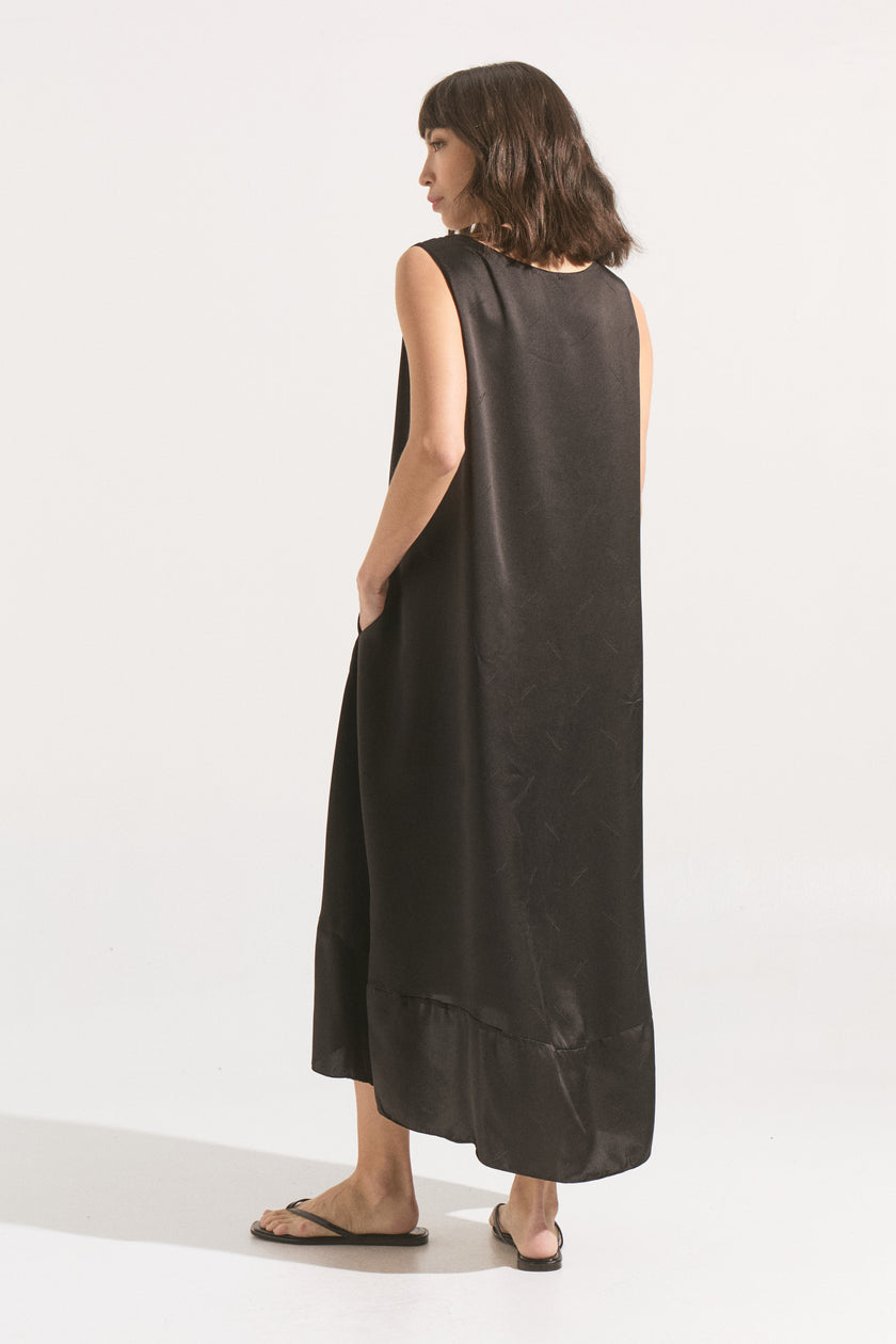 Vestido Satin de Seda Noche Serena